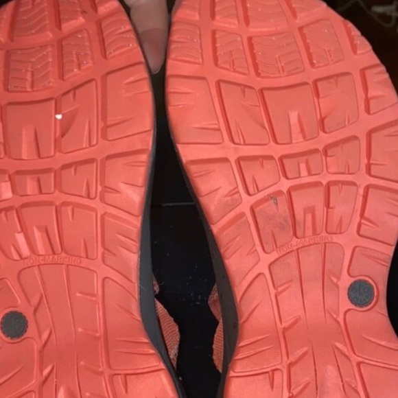 Chacos - Picture 3 of 3